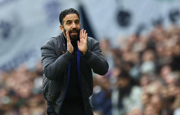 阿莫林巧妙变阵助曼联1-0胜纽卡，逆境中崛起的“成功功臣”