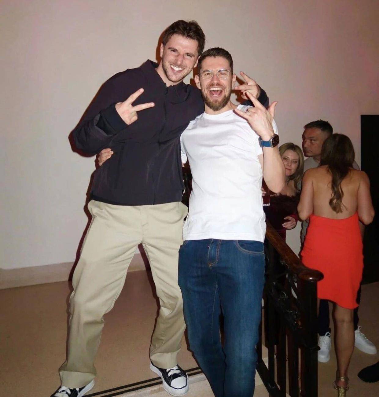 曼联3000万卖芒特有下家！拉爵或捧青训新太子替代，其表现已征服卡里克教练组